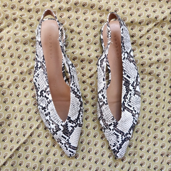 Topshop Shoes - EUC Topshop Snakeskin Slingbacks